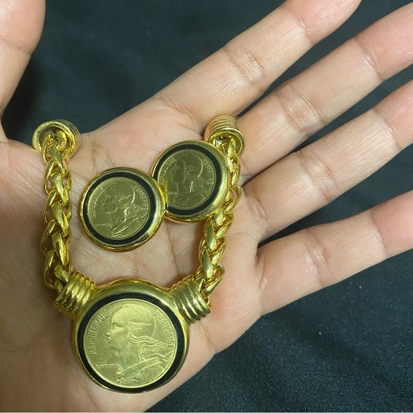 1980s Set Faux French Gold Coin Thick Chain Necklace & Matching Clip-On Earrings - Picture 4 of 8